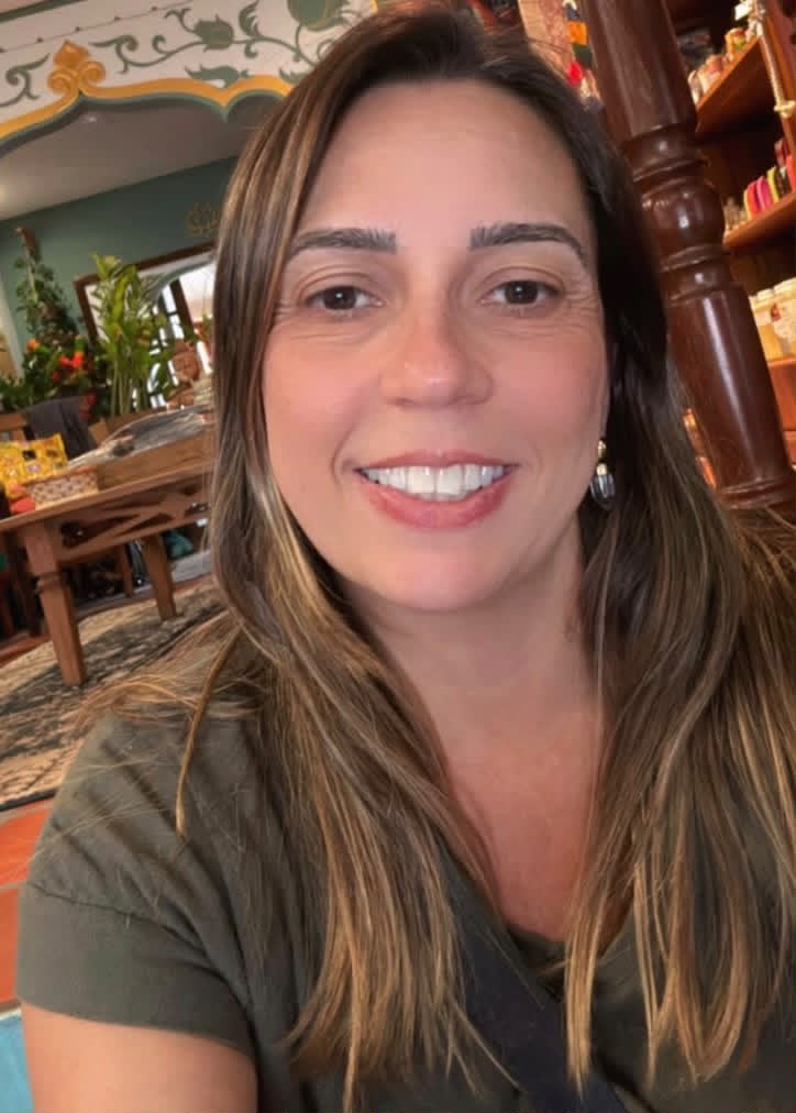  Viviane Maneira 